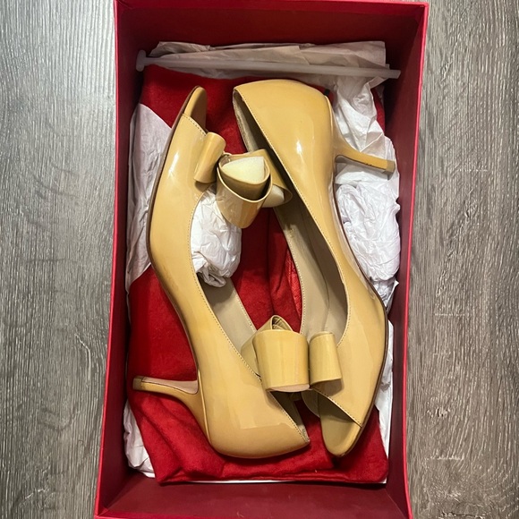 Beige Valentino size 38 EU - Picture 1 of 5